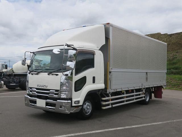 ISUZU