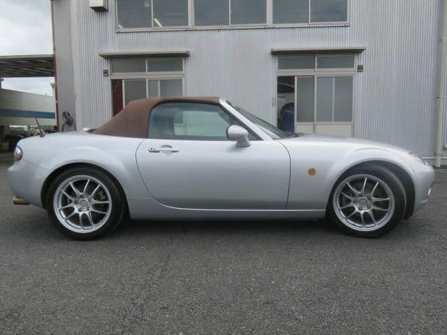 Car thumbnail 3