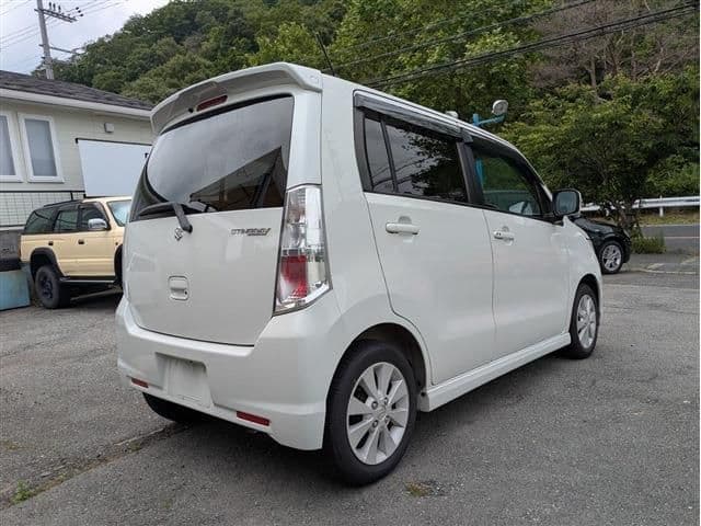 Car thumbnail 3