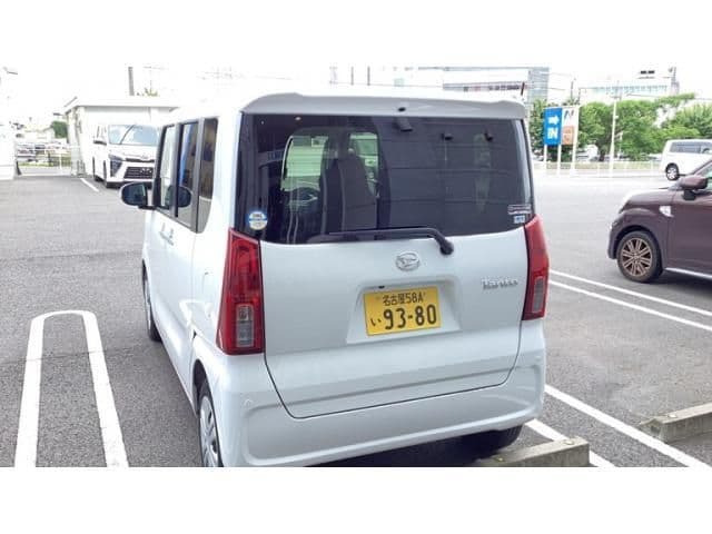 Car thumbnail 4