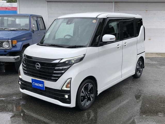 NISSAN