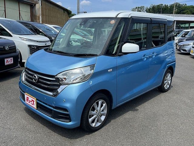 NISSAN