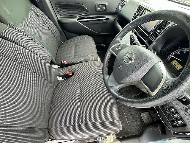 Car thumbnail 4