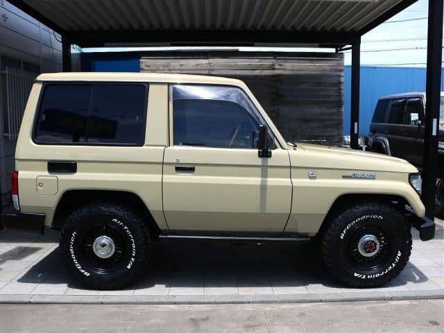 Car thumbnail 4