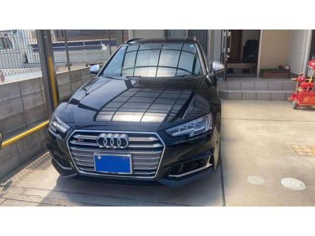 Car image 1