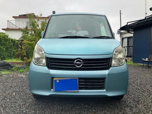 NISSAN