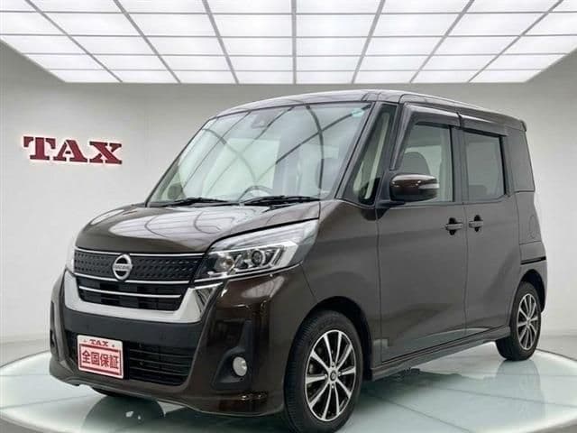 NISSAN