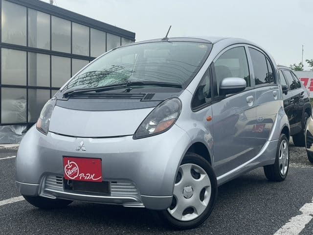 MITSUBISHI i