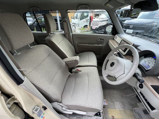 Car thumbnail 4