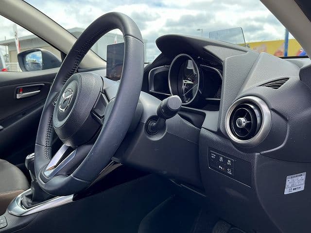 Car thumbnail 4