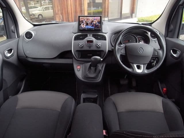 Car thumbnail 3