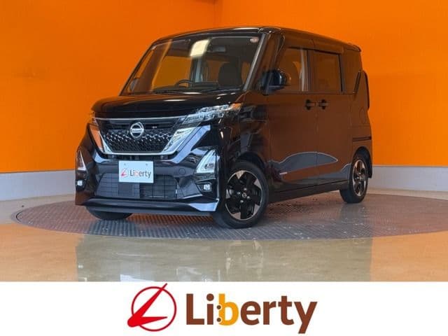 NISSAN