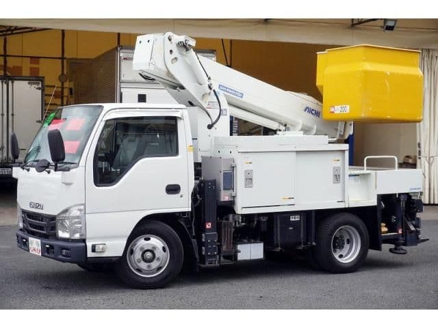 ISUZU