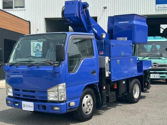 ISUZU