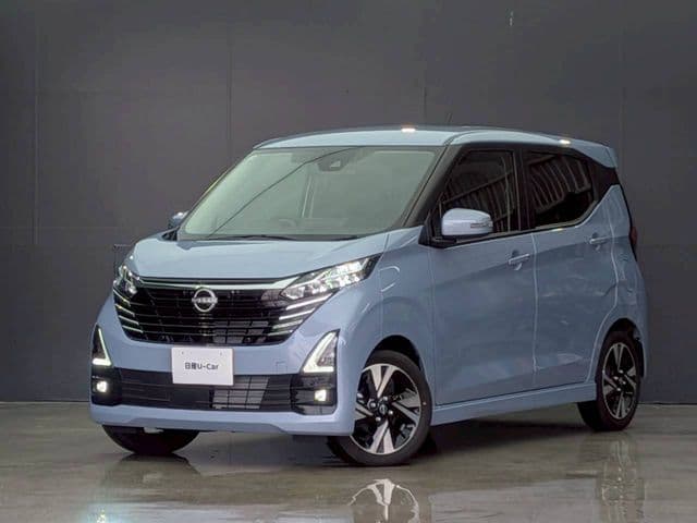 NISSAN