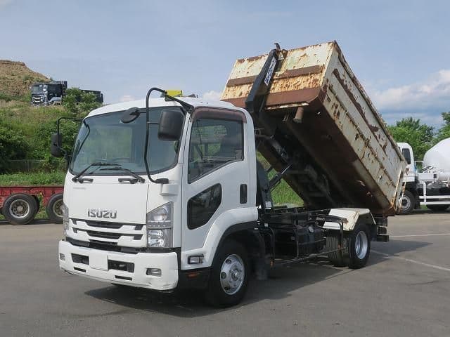 ISUZU