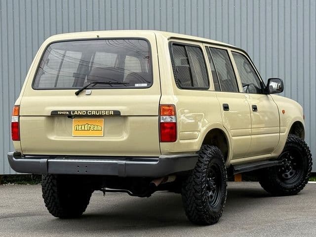 Car thumbnail 4