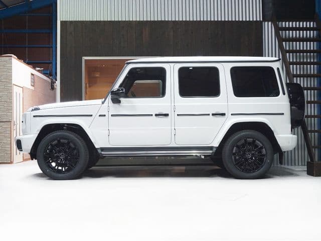 Car thumbnail 4