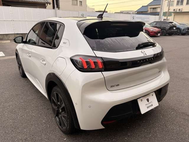 Car thumbnail 3