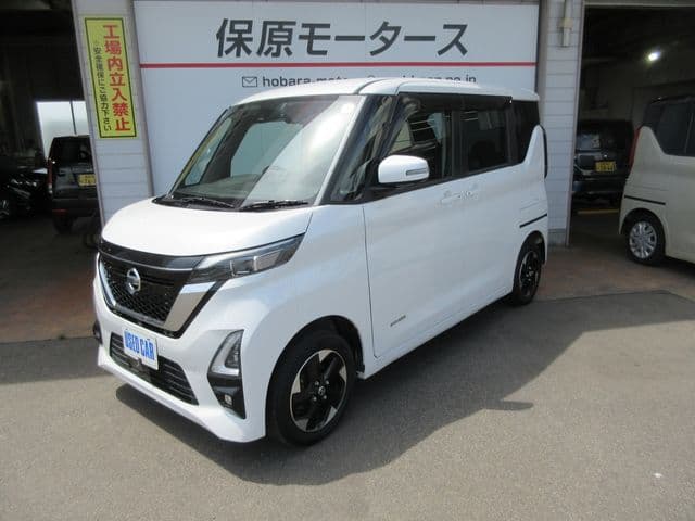 NISSAN