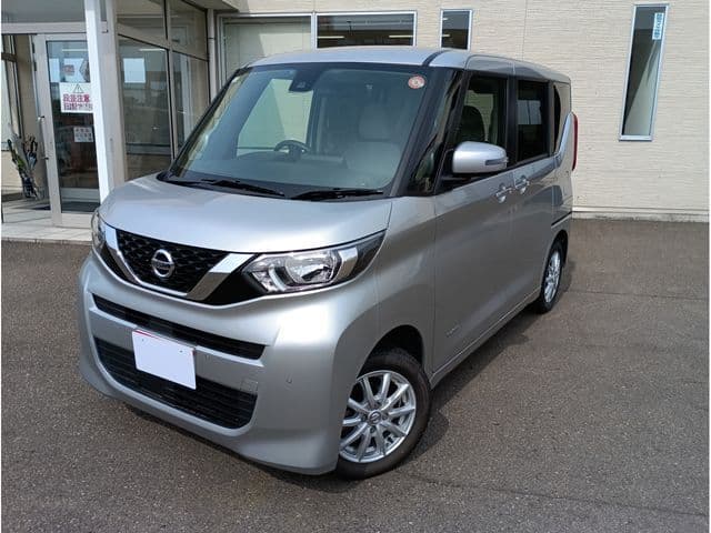 NISSAN