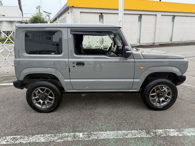 Car thumbnail 4