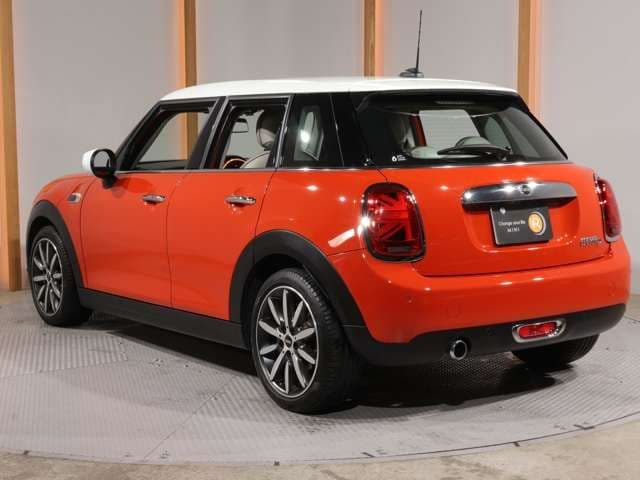 Car thumbnail 2