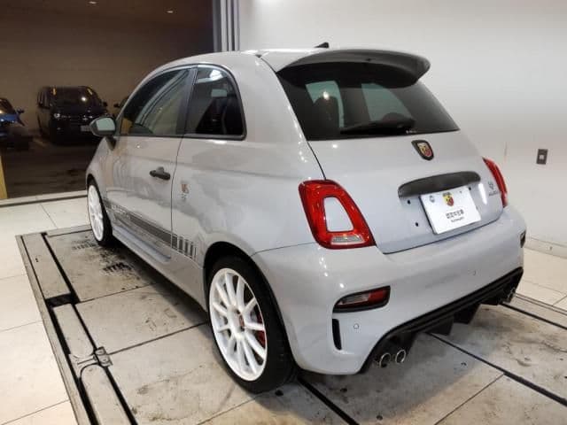 Car thumbnail 4