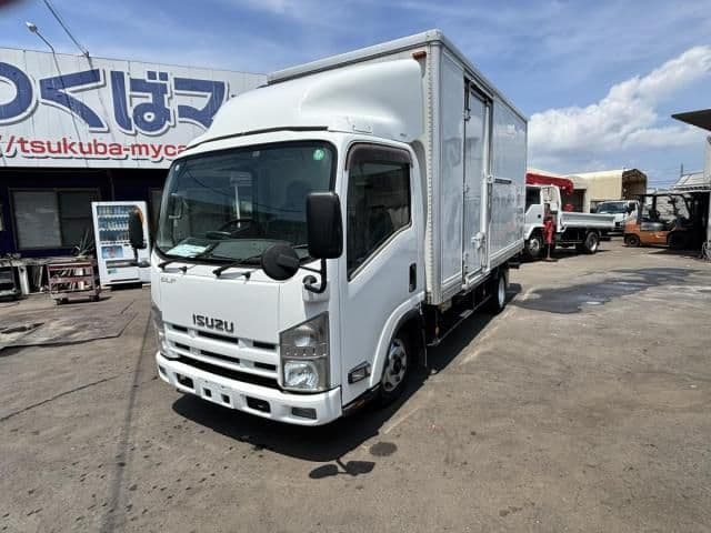 ISUZU