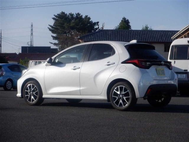 Car thumbnail 3
