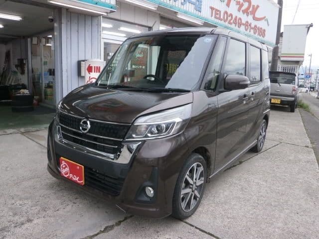 NISSAN