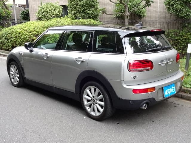Car thumbnail 3
