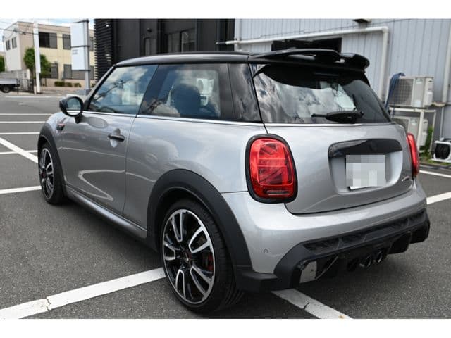 Car thumbnail 4