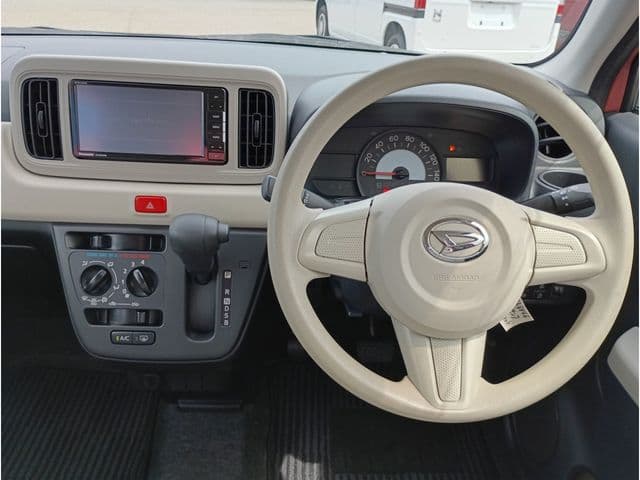 Car thumbnail 4