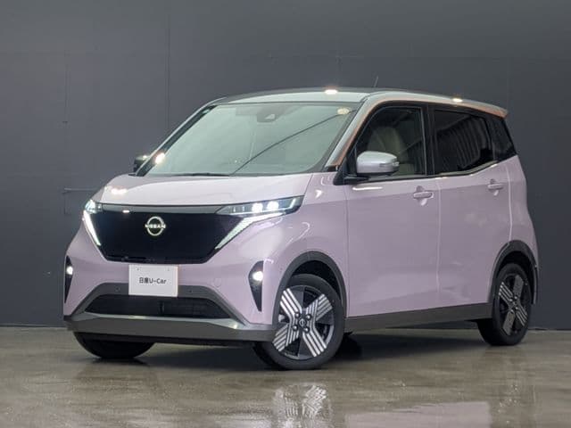 NISSAN