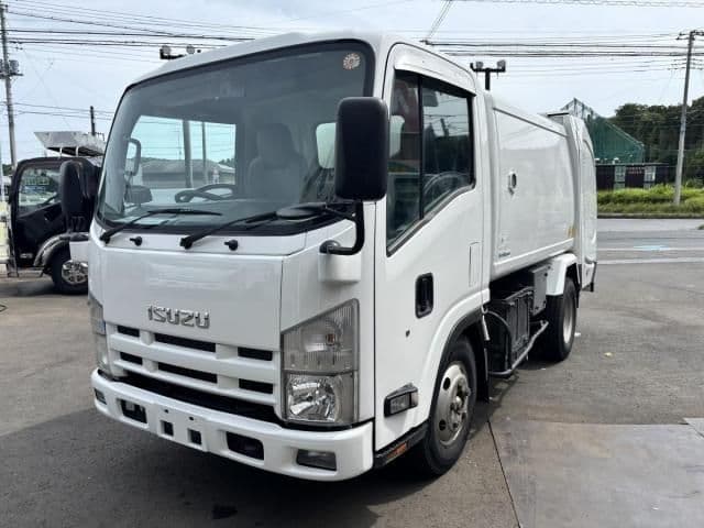 ISUZU