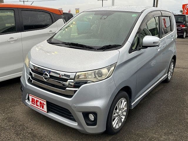 NISSAN