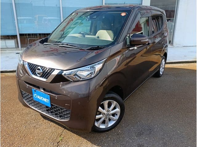 NISSAN