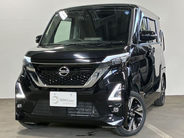 NISSAN
