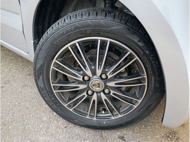 Car thumbnail 4