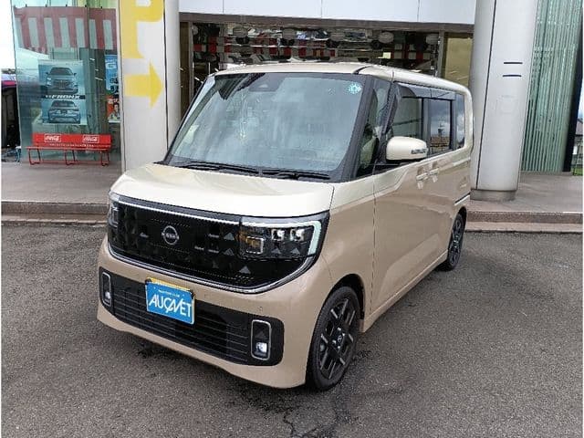 NISSAN