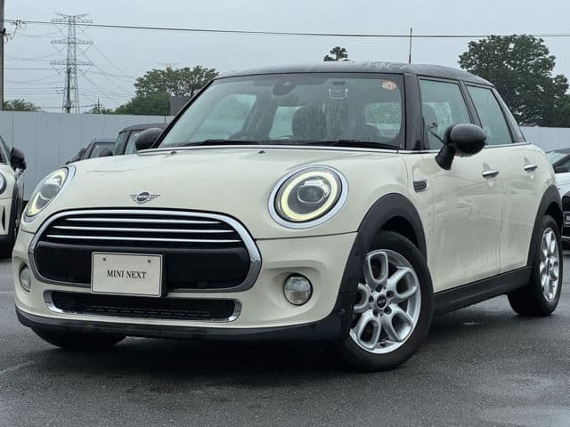Car image 1