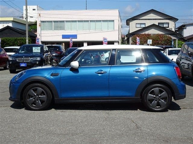 Car thumbnail 2