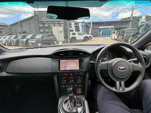 Car thumbnail 3