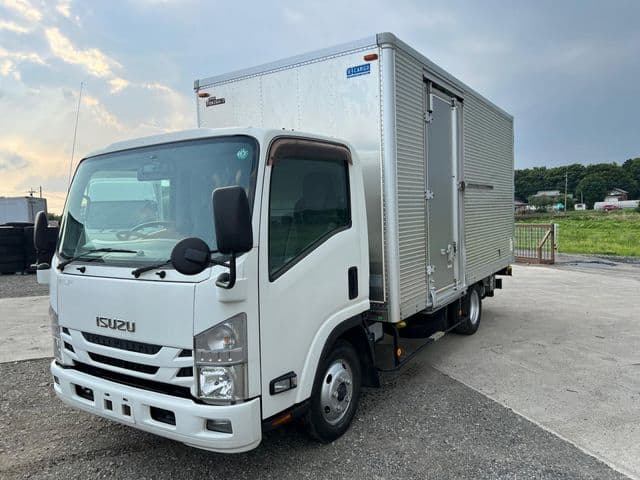 ISUZU