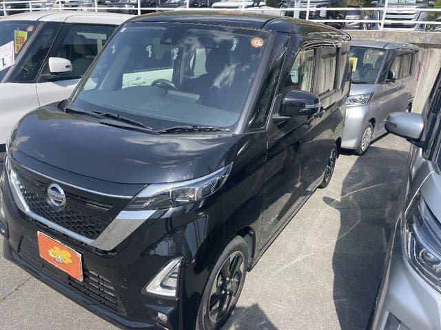 NISSAN