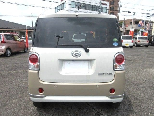 Car thumbnail 4