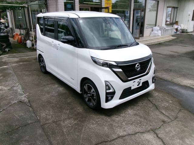 NISSAN
