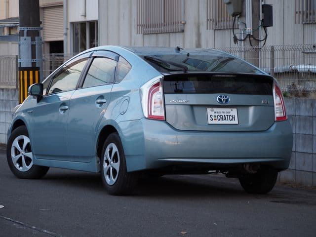 Car thumbnail 3