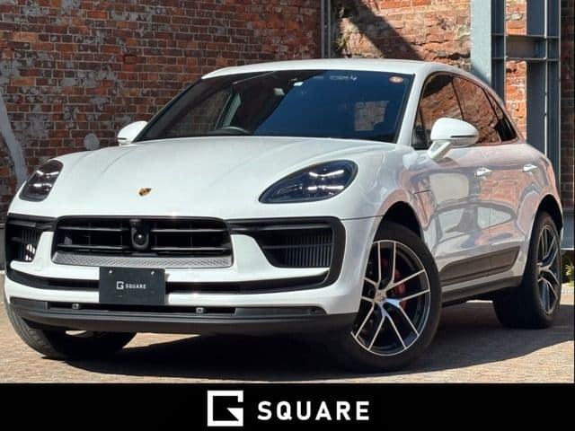 PORSCHE